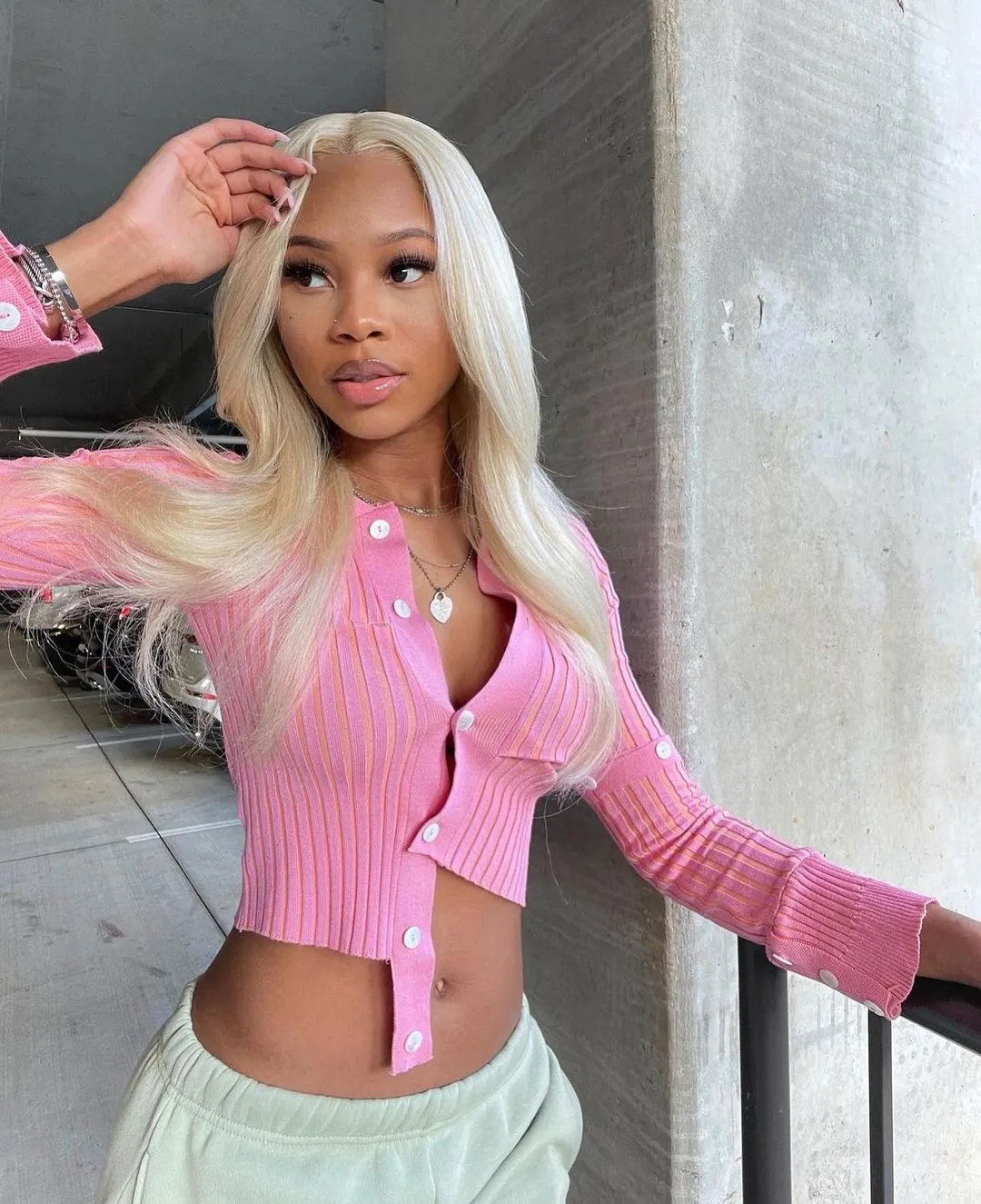 613 blonde color body wave lace front wigs