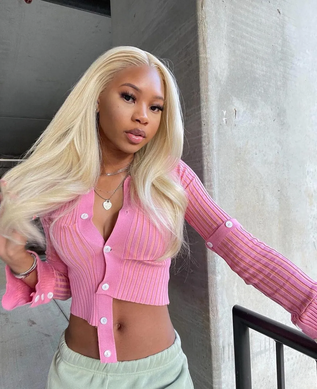 613 blonde color body wave lace front wigs