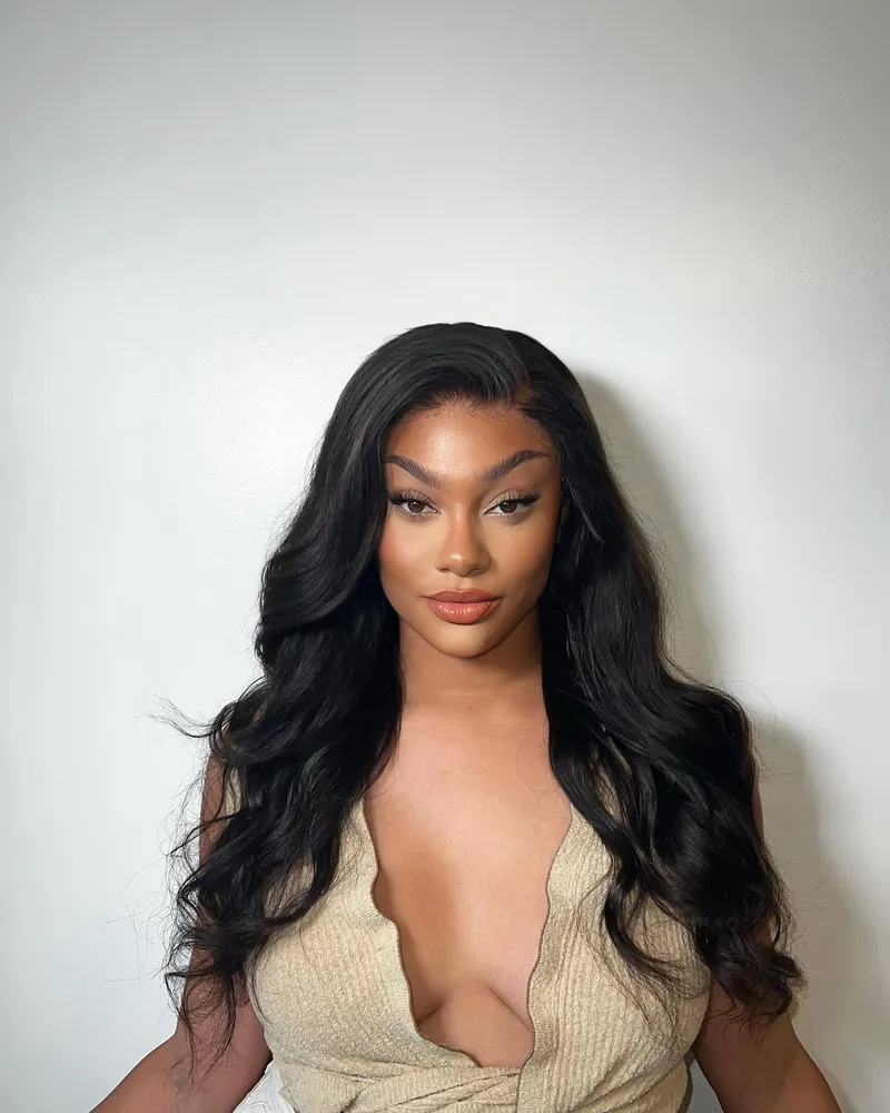 Glueless body wave lace wig